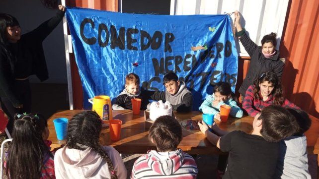 Los vecinos del barrio Camino Costero también requieren útiles escolares para los chicos. Los vecinos del barrio Camino Costero también requieren útiles escolares para los chicos.