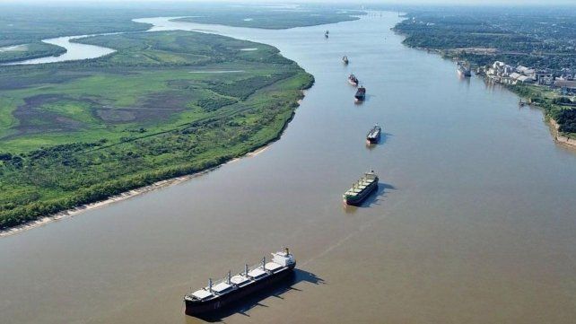 Convocaron a licitación por la hidrovía Paraguay-Paraná para el 27 de febrero. Convocaron a licitación por la hidrovía Paraguay-Paraná para el 27 de febrero.