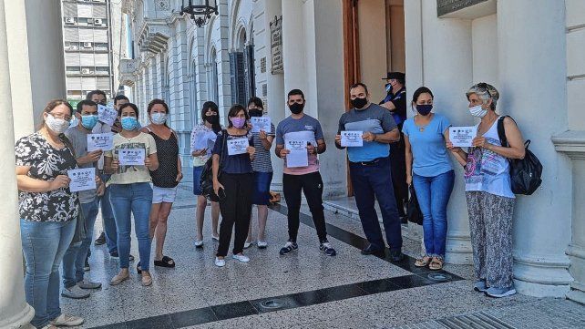 Los ahorristas damnificados se movilizaron este lunes a Casa de Gobierno.