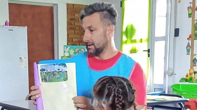 Luis es docente en la hospital San Roque Luis es docente en la hospital San Roque