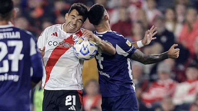 River empata sin goles ante Talleres en el Más Monumental. River empata sin goles ante Talleres en el Más Monumental.