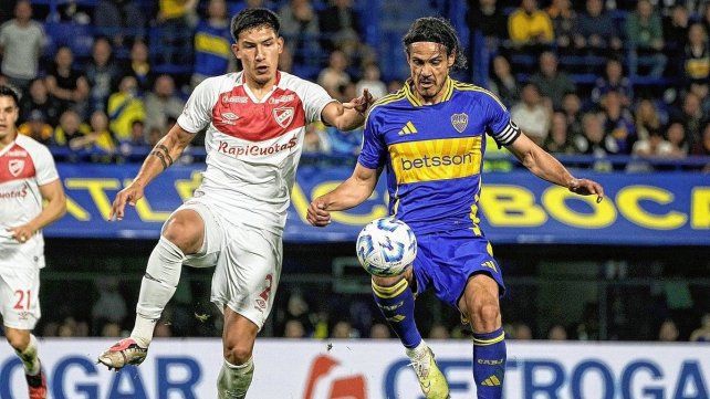 Boca y Argentinos se miden en La Bombonera. Boca y Argentinos se miden en La Bombonera.