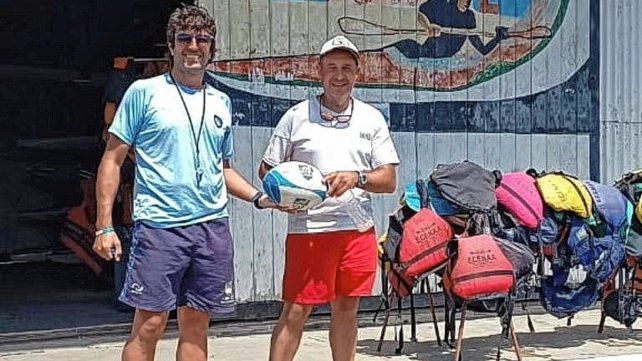 El entrenador Francisco Nin junto a Cristian Pera, instructor de la Ecenaa. El entrenador Francisco Nin junto a Cristian Pera, instructor de la Ecenaa.