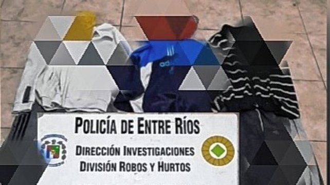 Por el robo, la Policía allanó un domicilio en Caputo y Maya donde secuestró ropa idéntica a la usada por los ladrones.