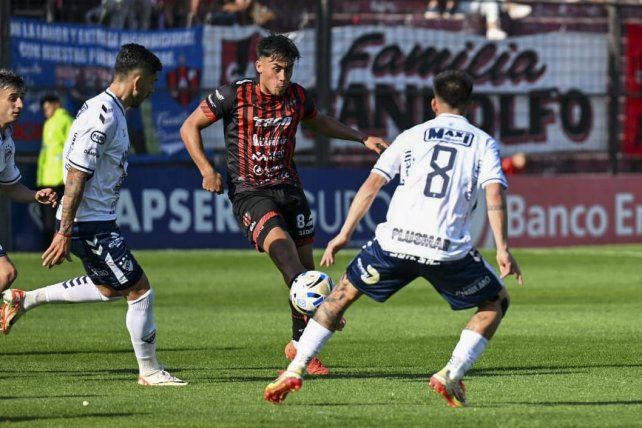 Patronato derrotó a Quilmes por el tanto de Barinaga. Patronato derrotó a Quilmes por el tanto de Barinaga.