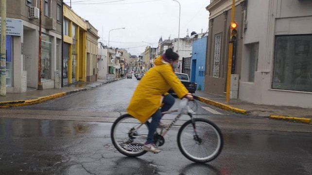 En Paraná se una la bicicleta cuando hace calor, frío o llueve.