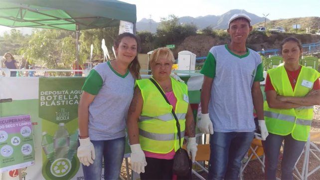 Trabajó de cartonera para cumplir su sueño de ser maestra Trabajó de cartonera para cumplir su sueño de ser maestra