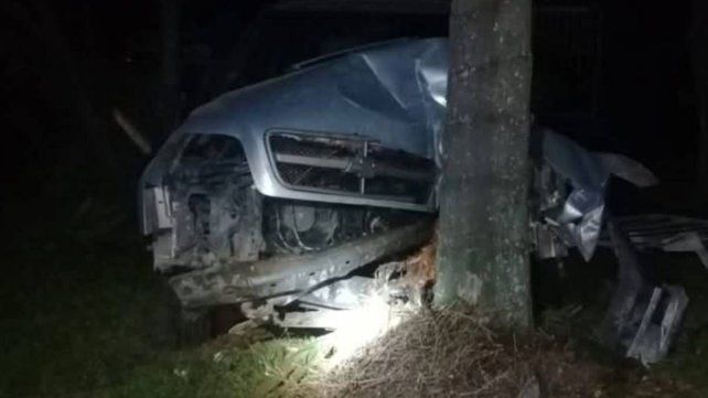 Ruta 10: Camioneta despistó, chocó contra una palmera y fue embestida por otro auto Ruta 10: Camioneta despistó, chocó contra una palmera y fue embestida por otro auto