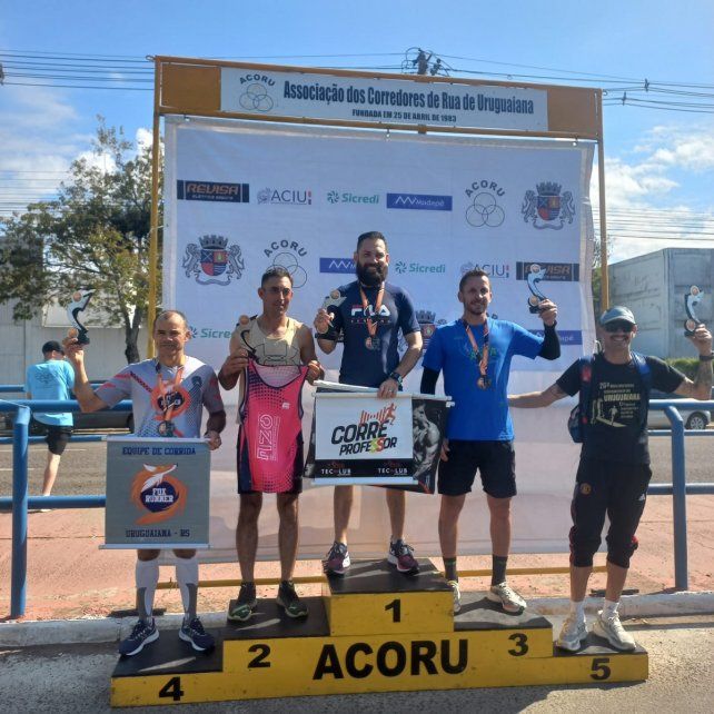 Luis Alejandro Alvez en el podio. Luis Alejandro Alvez en el podio.