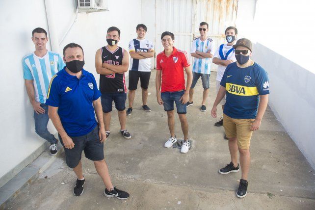 Los futboleros de la banda Pegó en el Palo