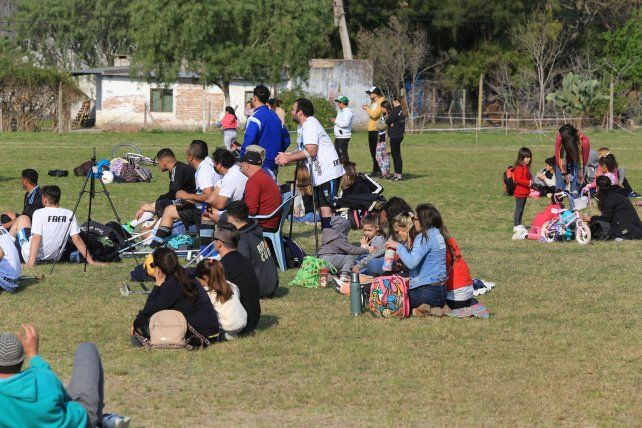 La gente que se acercó a presenciar del amistoso del seleccionado nacional en Colonia Avellaneda