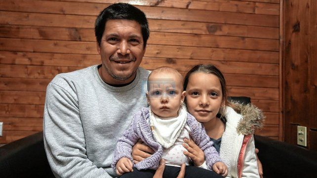 Alejado del fútbol, disfrutando de su familia en un momento de descanso.