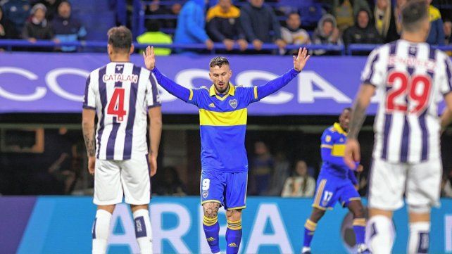Darío Bedetto falló otro penal para Boca.
