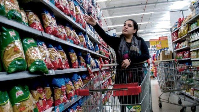 Masivo reclamo para que se cambie el etiquetado en los alimentos en el país 