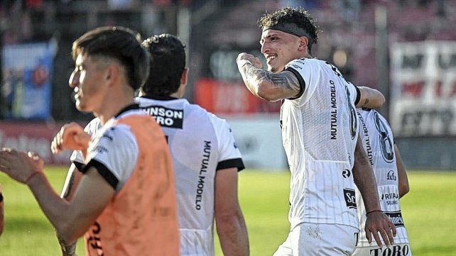 Santiago Bellatti anotó su primer gol en Primera División. Santiago Bellatti anotó su primer gol en Primera División.