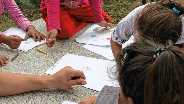 Unos 300 chicos le escribieron su cartita a Papá Noel y se la enviaron a través de Suma de Voluntades. Unos 300 chicos le escribieron su cartita a Papá Noel y se la enviaron a través de Suma de Voluntades.