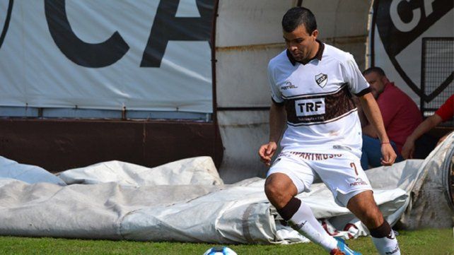 El entrerriano Curuchet, es baja en Platense, por lesión