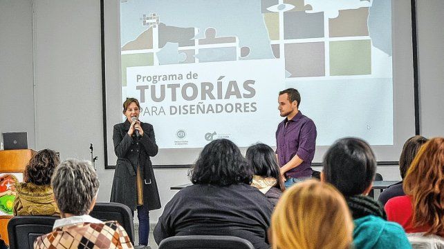 Las tutorías de diseño concluyeron sus capacitaciones Las tutorías de diseño concluyeron sus capacitaciones