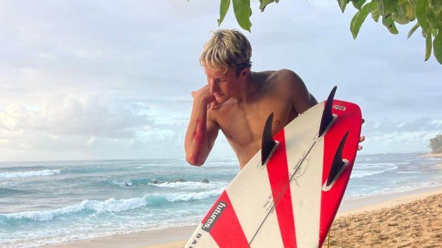 Thiago Passeri, el gran surfista joven del momento, es hijo de Martín, el máximo ganador del surf nacional. Thiago Passeri, el gran surfista joven del momento, es hijo de Martín, el máximo ganador del surf nacional.