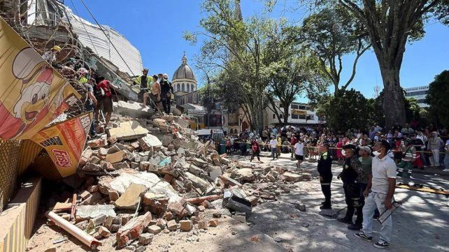 Fuerte terremoto de magnitud 7,4 sacude a Colombia: al menos 73 muertos
