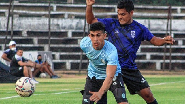 Lautaro Comas fue titular en su nuevo equipo, con el cual jugará la Copa Sudamericana.