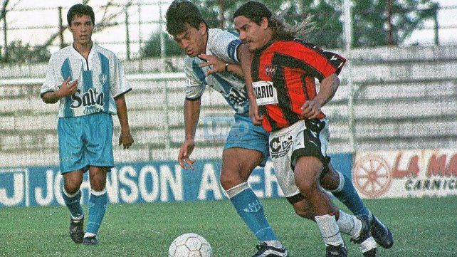 Cristian Díaz formó parte del mediocampo de Patronato en el último cruce con el Albo salteño. Cristian Díaz formó parte del mediocampo de Patronato en el último cruce con el Albo salteño.