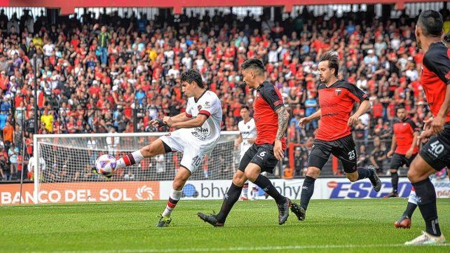 Patronato pierde 1 a 0 ante Colón en Santa Fe.