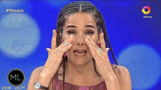 Juana Viale rompió en llanto en el último programa de La noche de Mirtha
