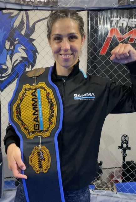 Cintia Faria, La Leona entrerriana, sigue escribiendo su historia en el MMA. Cintia Faria, La Leona entrerriana, sigue escribiendo su historia en el MMA.