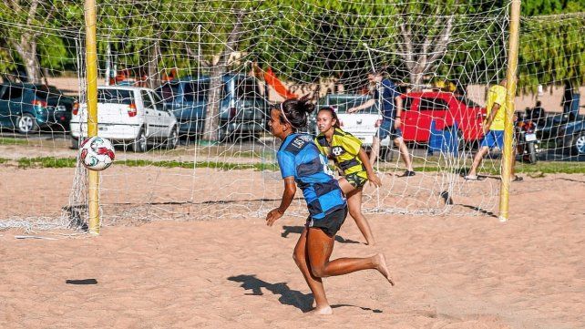 Las chicas tuvieron espacio en la arena del Thompson.
