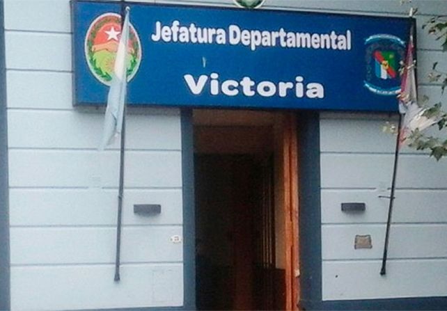 Un conductor se presentó en la Jefatura de Victoria y dijo haber chocado al sexagenario. Un conductor se presentó en la Jefatura de Victoria y dijo haber chocado al sexagenario.