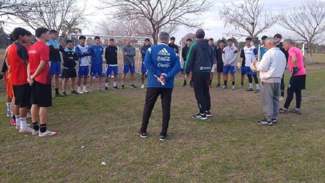 El selectivo de la Liga Paranaense dio inicio a sus prácticas. El selectivo de la Liga Paranaense dio inicio a sus prácticas.