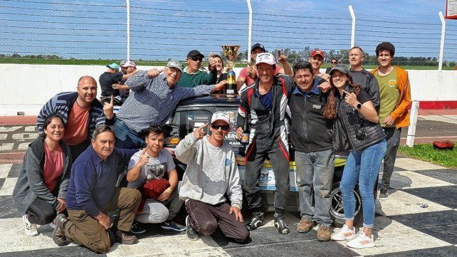 Rafael Naibert y su equipo celebró en Concepción del Uruguay. Rafael Naibert y su equipo celebró en Concepción del Uruguay.