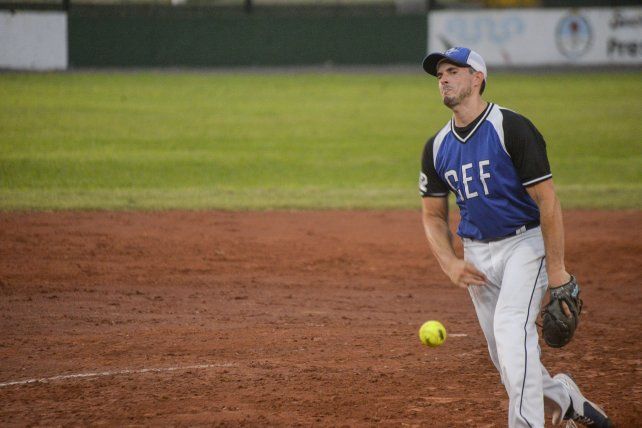 Martín González, lanzador de CEF.