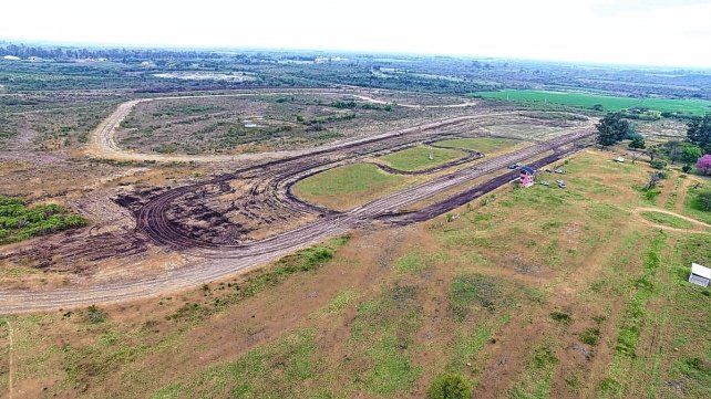 El kartódromo antes que las máquinas comiencen con el asfaltado.