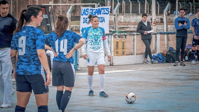 Iara García anotó uno de los goles de La Pluma.