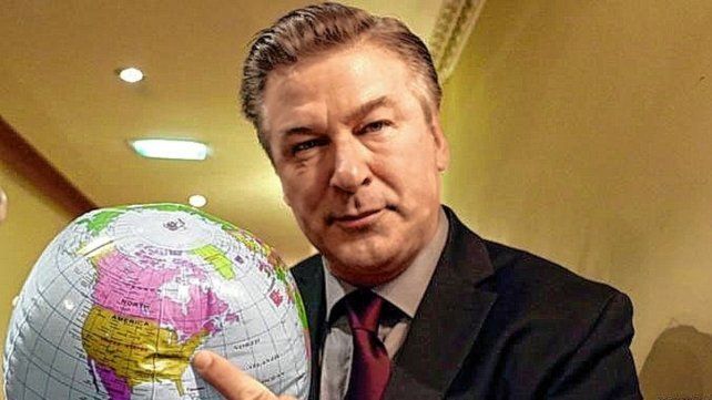 Actor Alec Baldwin mató por accidente a una mujer durante rodaje