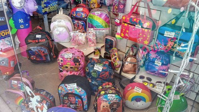 Mochilas y otros artículos escolares son una opción para Reyes