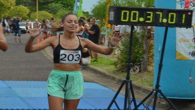 Ximena Simeone fue la ganadora en la categoría femenina 10k Ximena Simeone fue la ganadora en la categoría femenina 10k