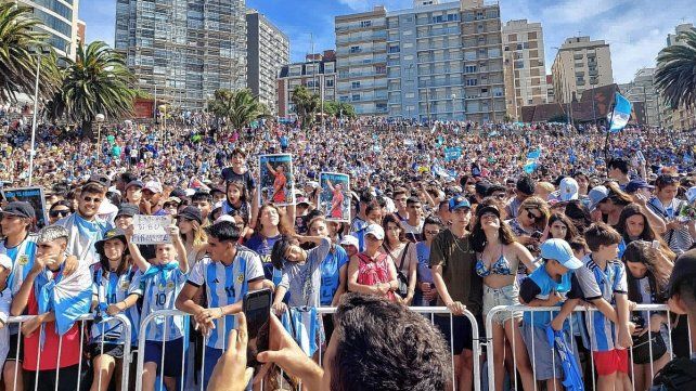 La gente le expresó todo su cariño a Dibu Martínez.