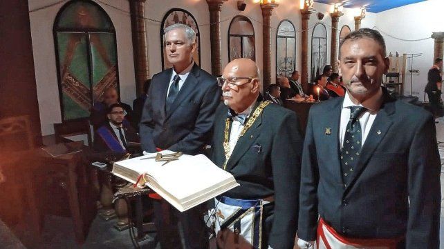 Eduardo Morguenstern, reconocido psiquiatra de Paraná, fue recientemente electo presidente del Distrito Argentino de la Gran Logia Tradicional de Francia Eduardo Morguenstern, reconocido psiquiatra de Paraná, fue recientemente electo presidente del Distrito Argentino de la Gran Logia Tradicional de Francia