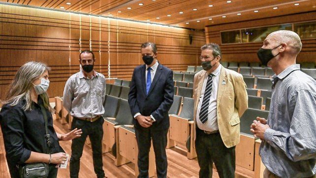 La escritora entrerriana, Selva Almada, estuvo presente en la presentación de la Feria del Libro Paraná Lee