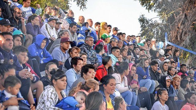 El partido se jugó ante un gran marco de público.