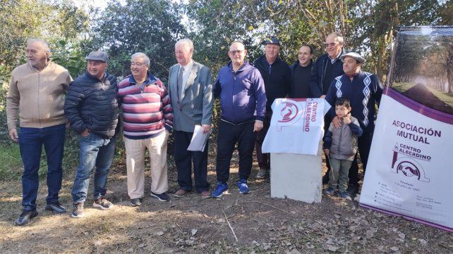 Grupo de maestros alberdinos oriundos de Villa Urquiza Grupo de maestros alberdinos oriundos de Villa Urquiza