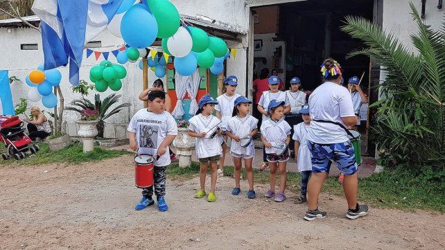 En el corazón de Los Arenales funciona la biblioteca Laura Vicuña, una de las bibliotecas populares más activas de la ciudad