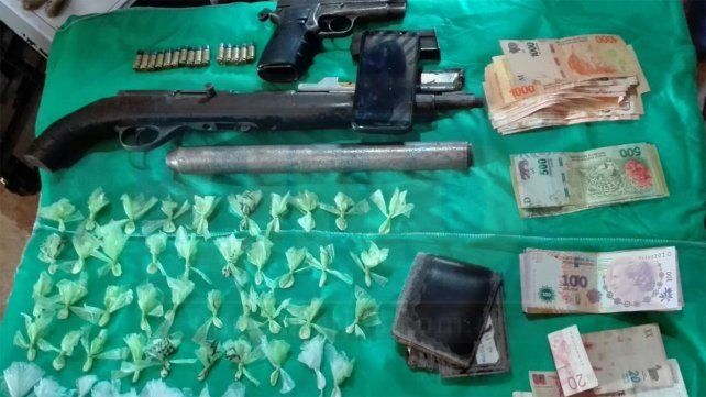 Paraná: hallaron un camión municipal con droga y armas