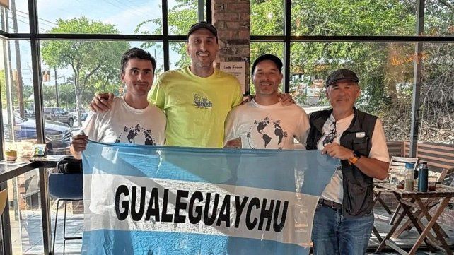 Biciviajeros entrerrianos compartieron mates con Manu Ginóbili en Texas. Biciviajeros entrerrianos compartieron mates con Manu Ginóbili en Texas.