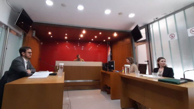 Dieron probation a un hombre que compró combustible robado del municipio de Paraná. Dieron probation a un hombre que compró combustible robado del municipio de Paraná.