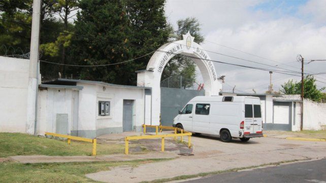 El preso se aloja en una celda con otros cuatro internos, en un pabellón de la cárcel de Paraná, donde ocurrió el hecho.