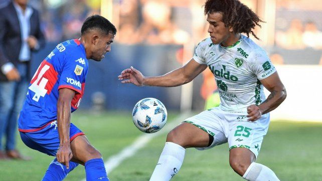 Sarmiento sumó un punto en su presentación oficial en el 2024. Sarmiento sumó un punto en su presentación oficial en el 2024.